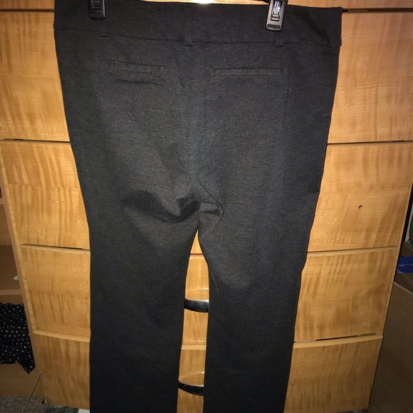 Daisy Fuentes Classic Gray Trousers short Size Large 10 - Picture 3 of 4